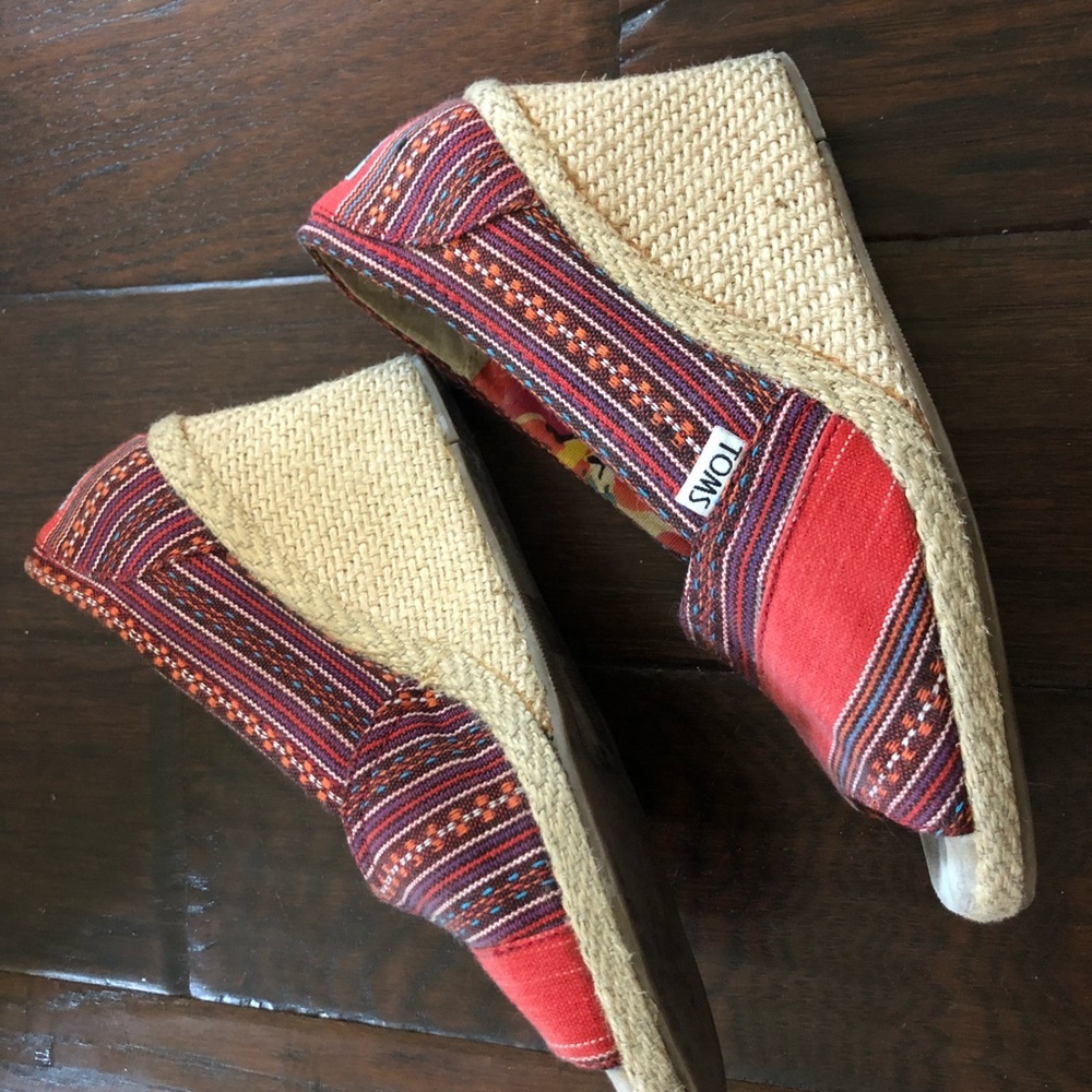 Toms canvas wedges